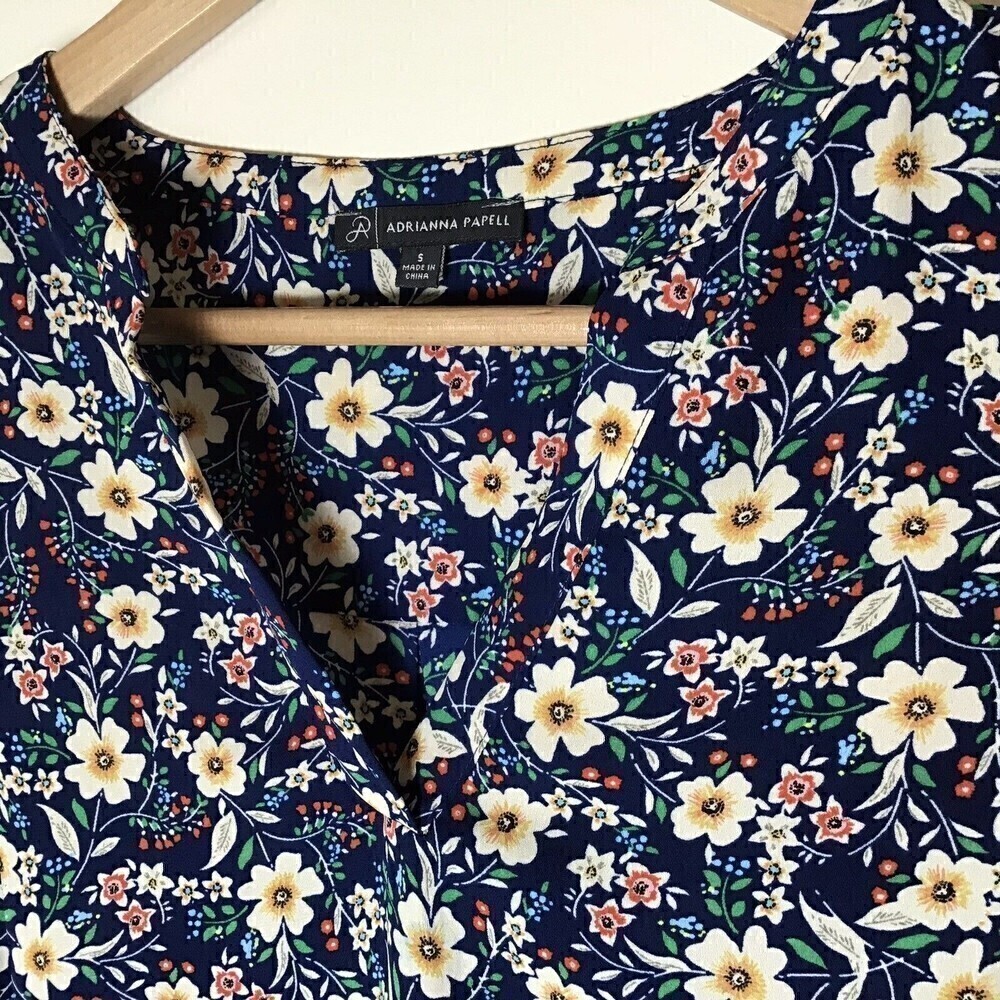 Adrianna Papell Popover Sleeveless Blouse Size S Blue Floral V Neck Work Office - Picture 4 of 8